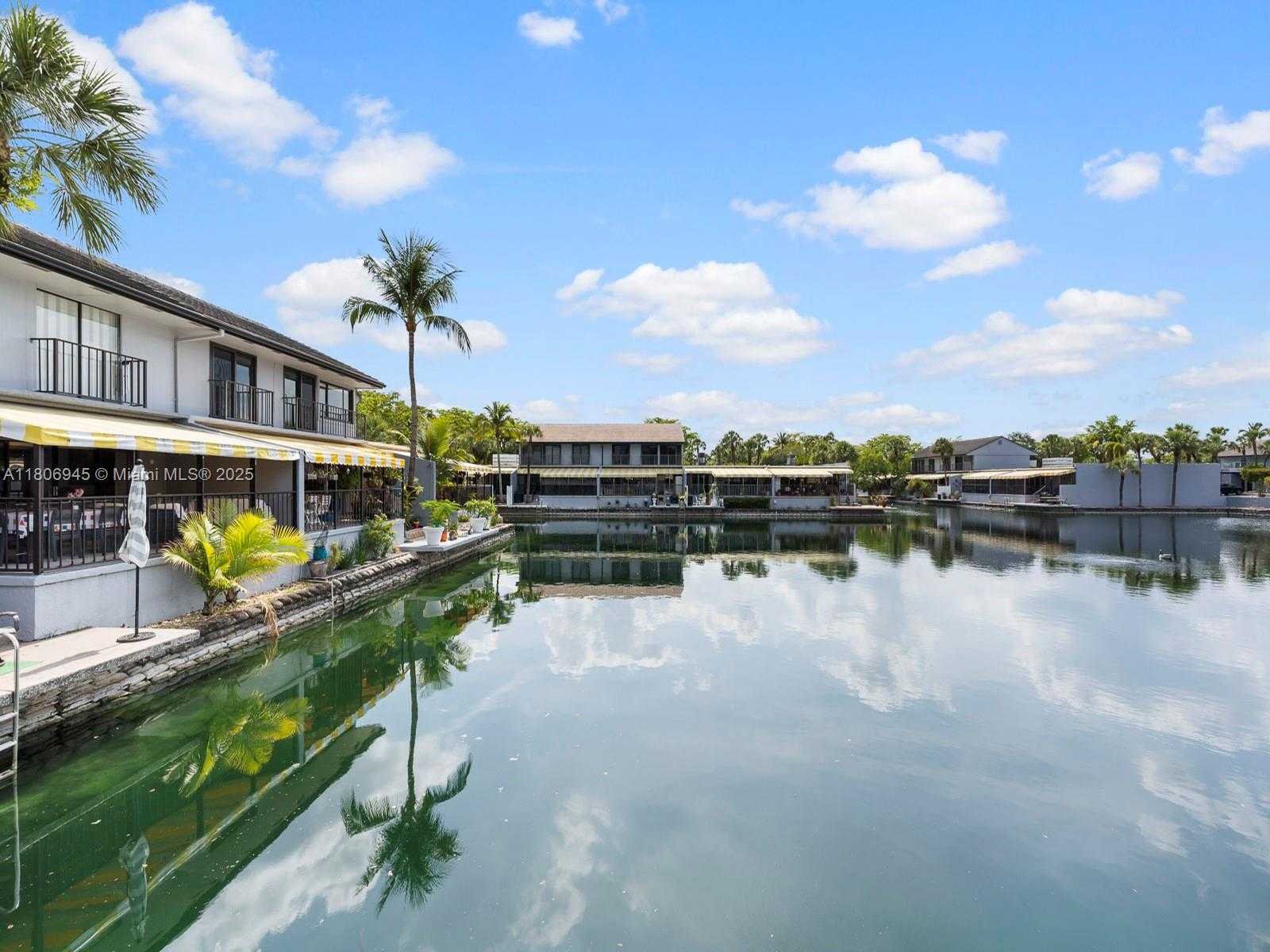 Small Image of 16380 BRIAR PATCH PL, Miami Lakes Number 4