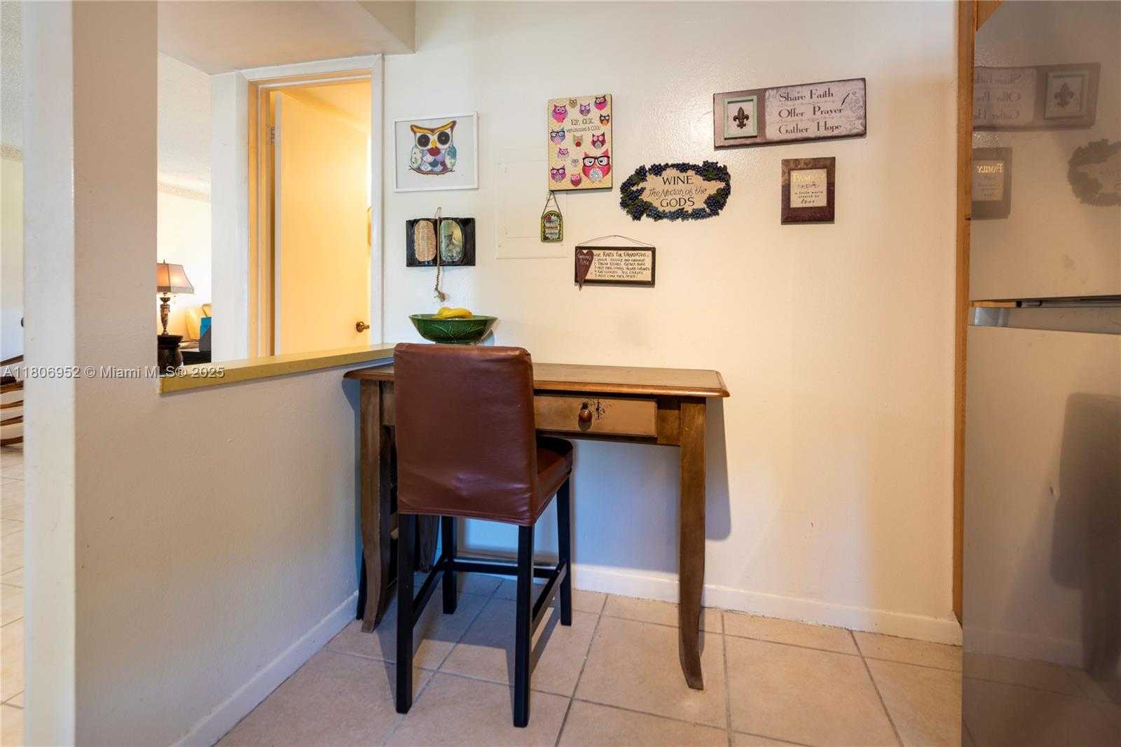 Small Image of 9823 SOUTH HOLLYBROOK LAKE DR #105, Pembroke Pines Number 12