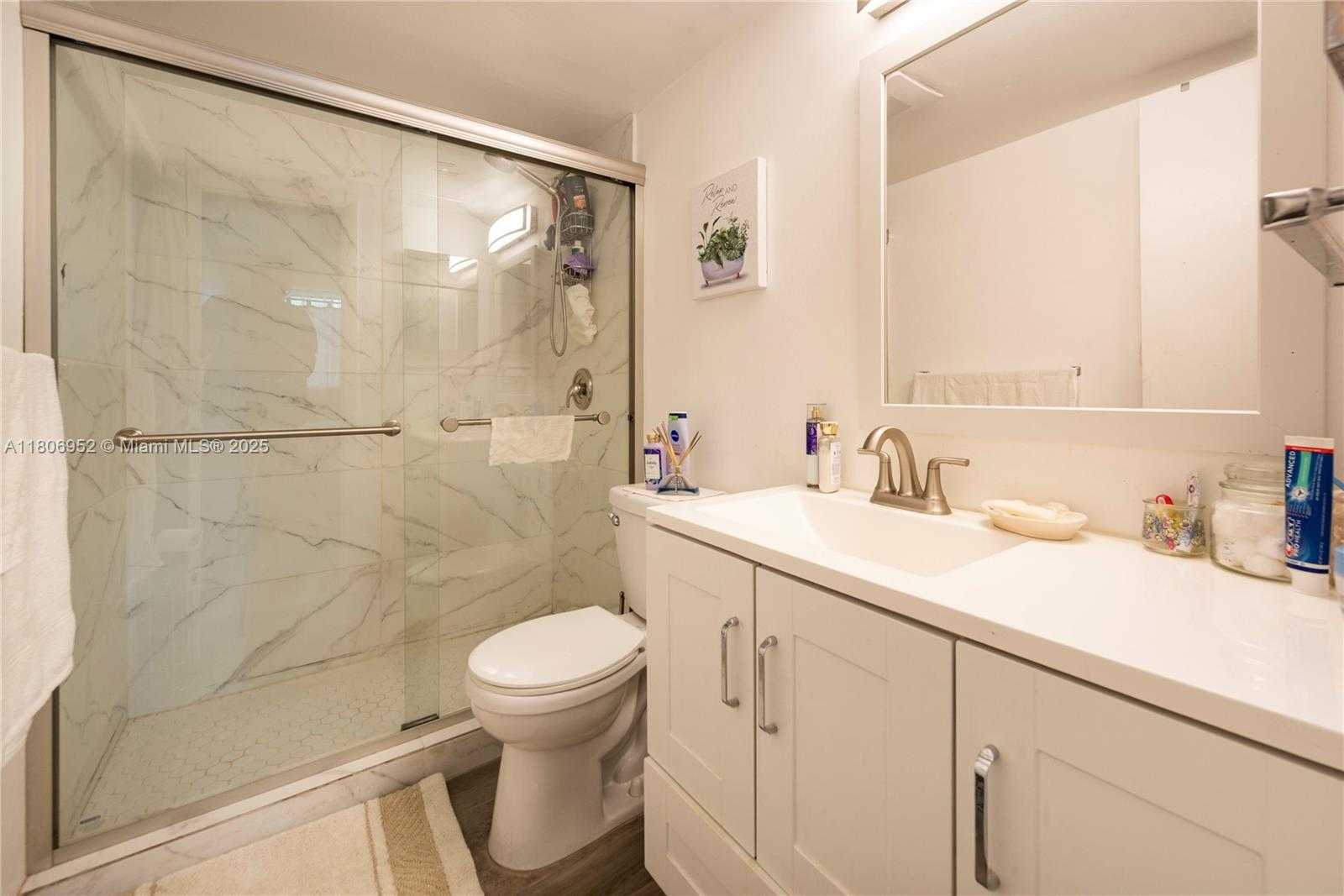 Small Image of 9823 SOUTH HOLLYBROOK LAKE DR #105, Pembroke Pines Number 18