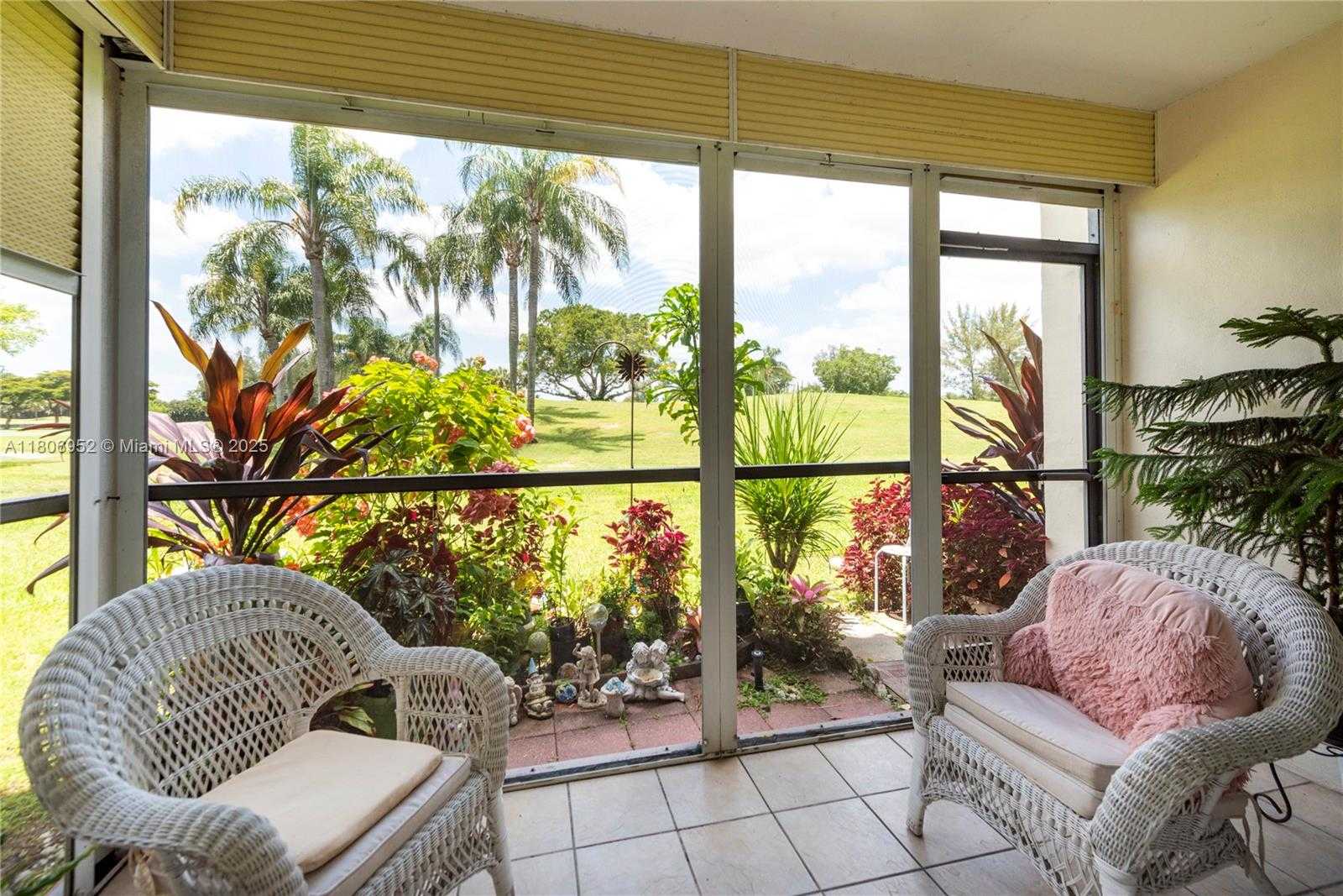 Small Image of 9823 SOUTH HOLLYBROOK LAKE DR #105, Pembroke Pines Number 20