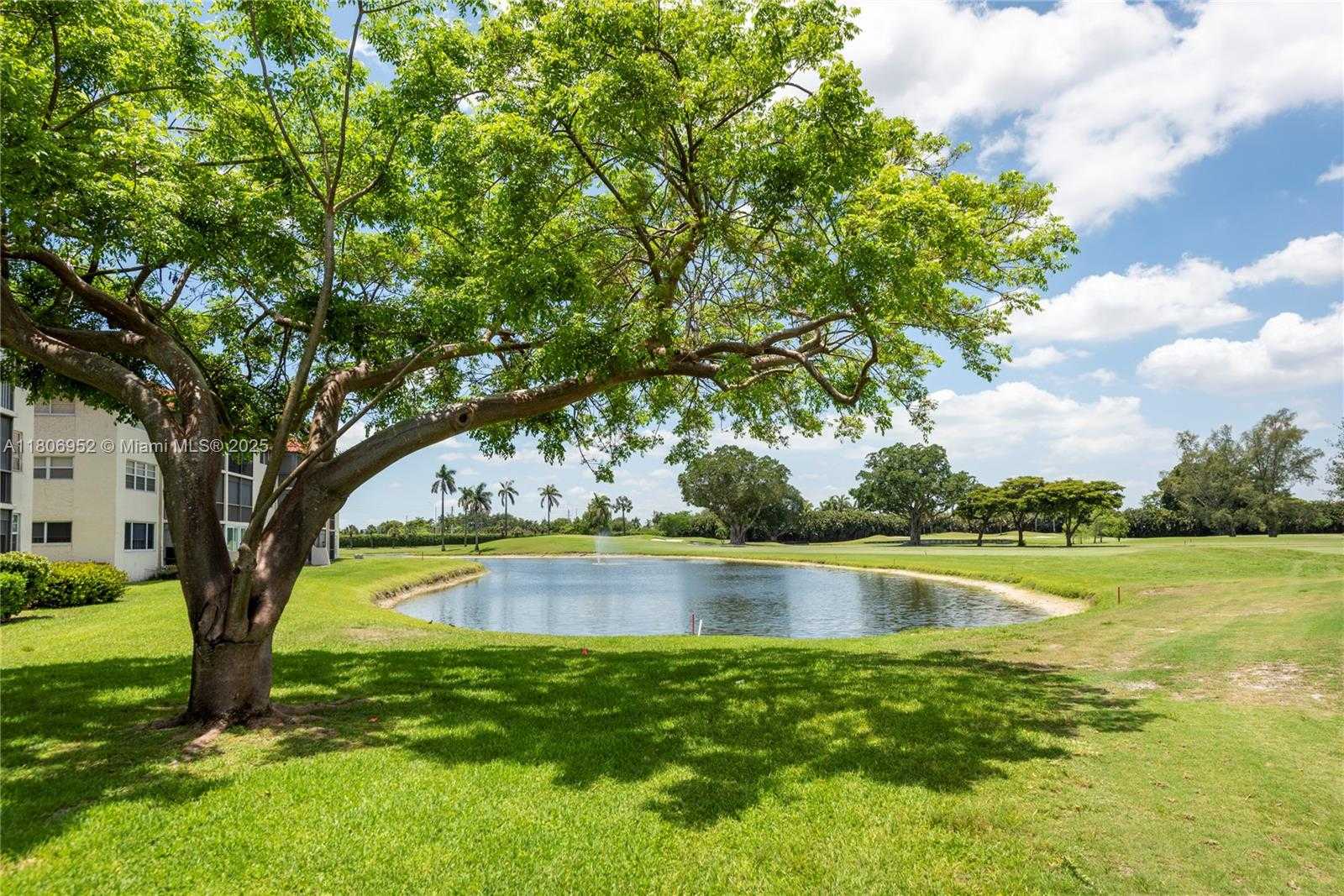 Small Image of 9823 SOUTH HOLLYBROOK LAKE DR #105, Pembroke Pines Number 22