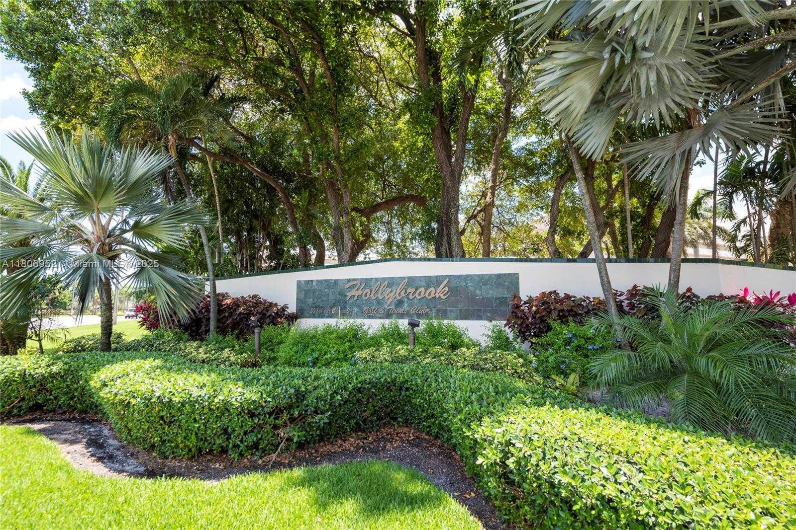 Small Image of 9823 SOUTH HOLLYBROOK LAKE DR #105, Pembroke Pines Number 27