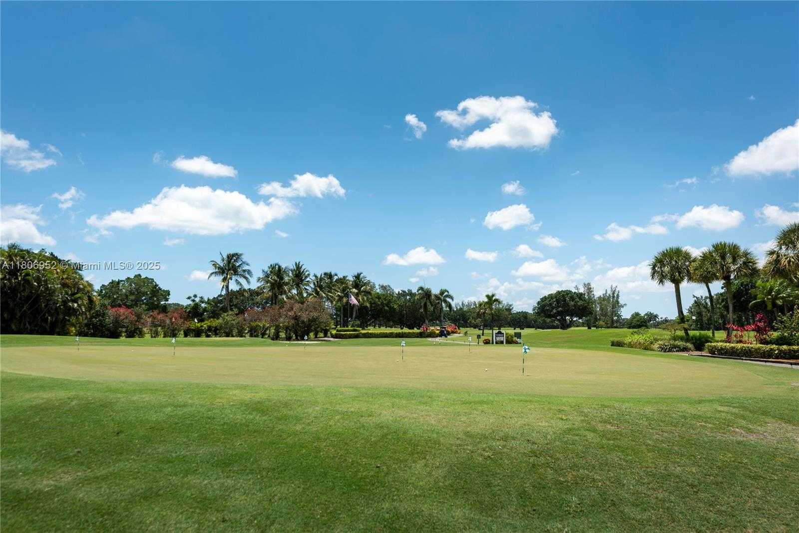 Small Image of 9823 SOUTH HOLLYBROOK LAKE DR #105, Pembroke Pines Number 28
