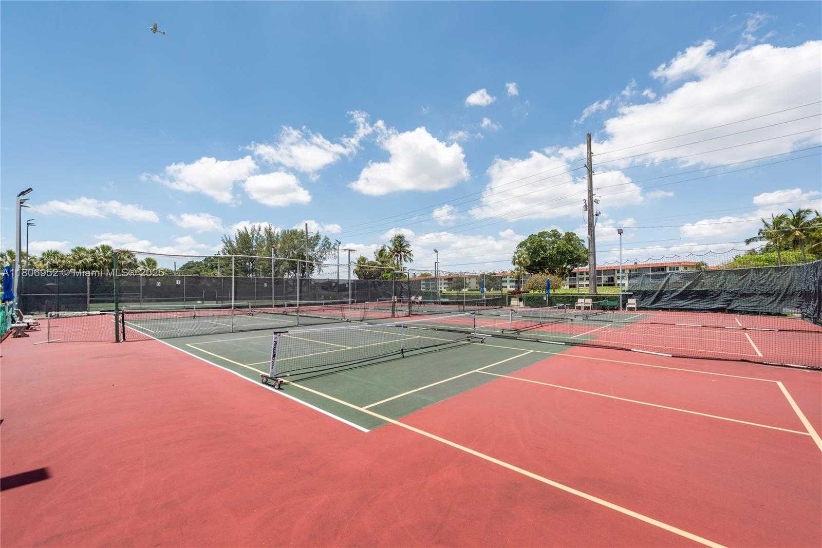 Small Image of 9823 SOUTH HOLLYBROOK LAKE DR #105, Pembroke Pines Number 30