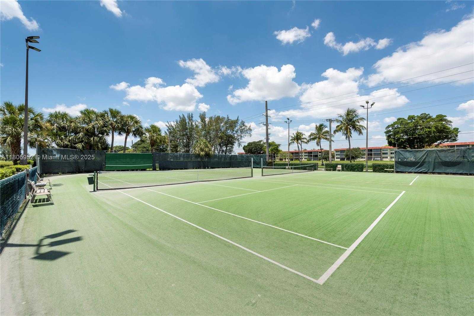 Small Image of 9823 SOUTH HOLLYBROOK LAKE DR #105, Pembroke Pines Number 31