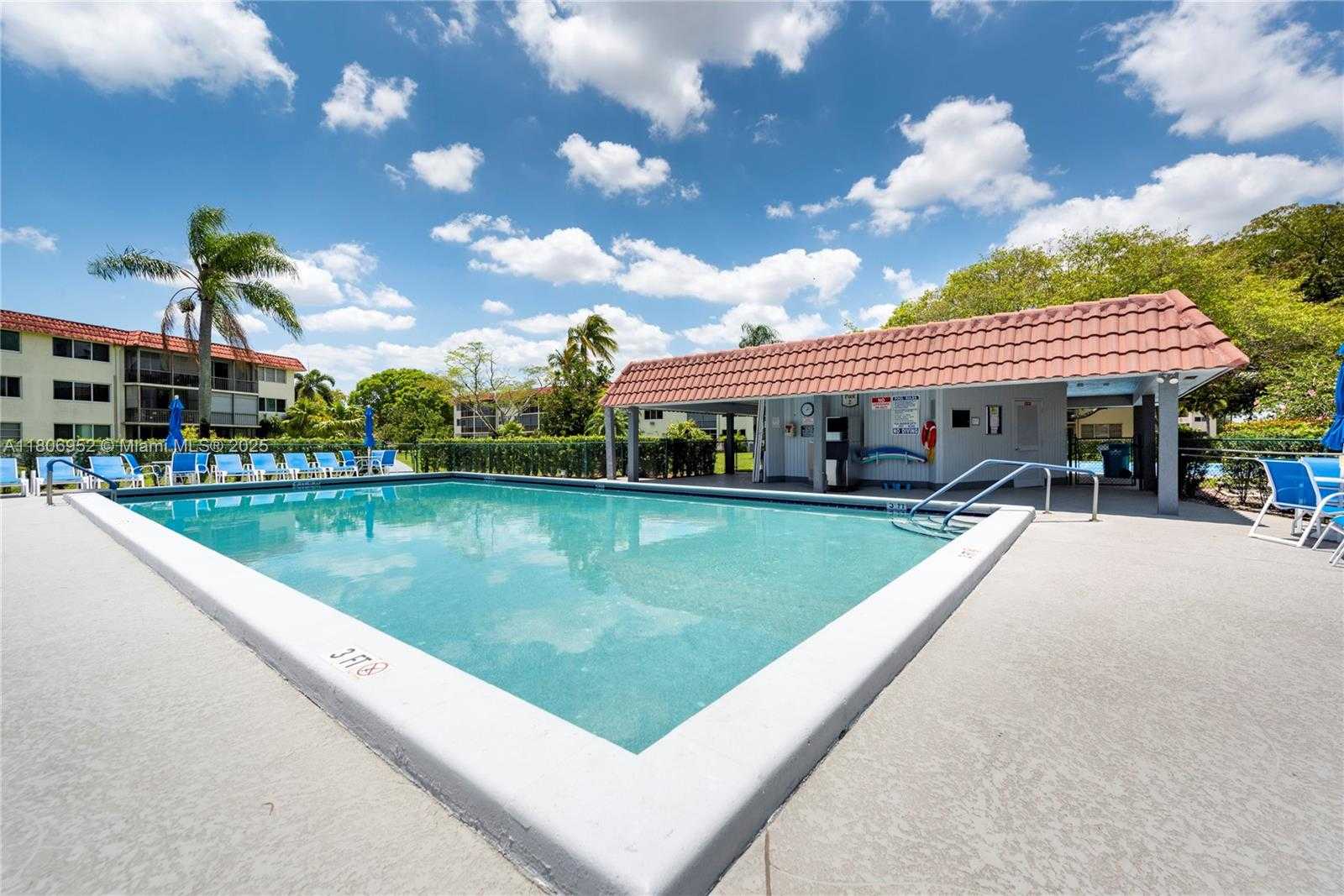 Small Image of 9823 SOUTH HOLLYBROOK LAKE DR #105, Pembroke Pines Number 33