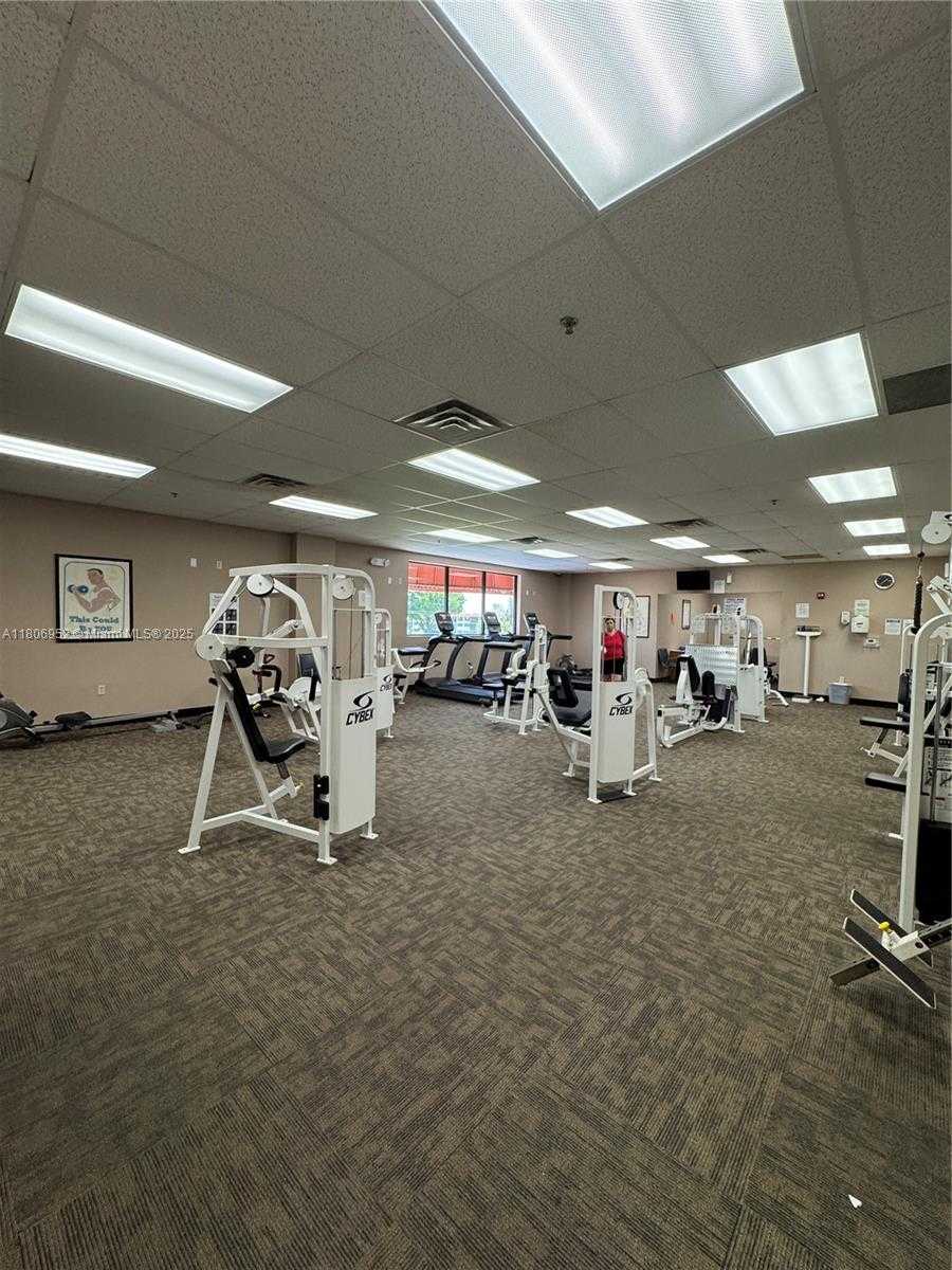 Small Image of 9823 SOUTH HOLLYBROOK LAKE DR #105, Pembroke Pines Number 38