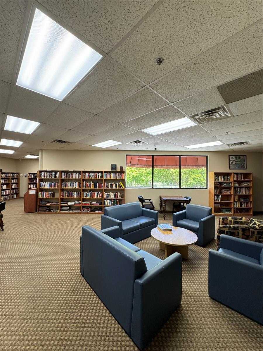Small Image of 9823 SOUTH HOLLYBROOK LAKE DR #105, Pembroke Pines Number 44