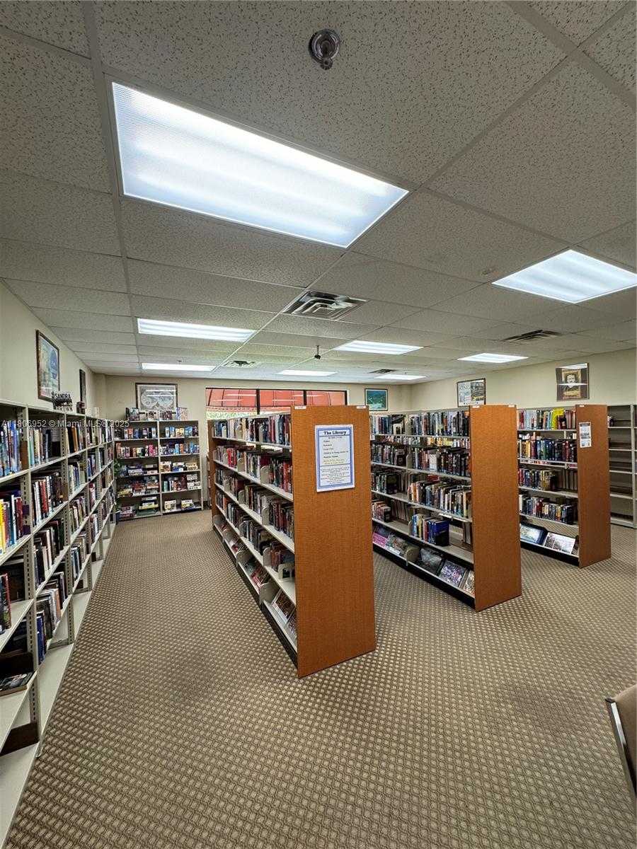Small Image of 9823 SOUTH HOLLYBROOK LAKE DR #105, Pembroke Pines Number 46