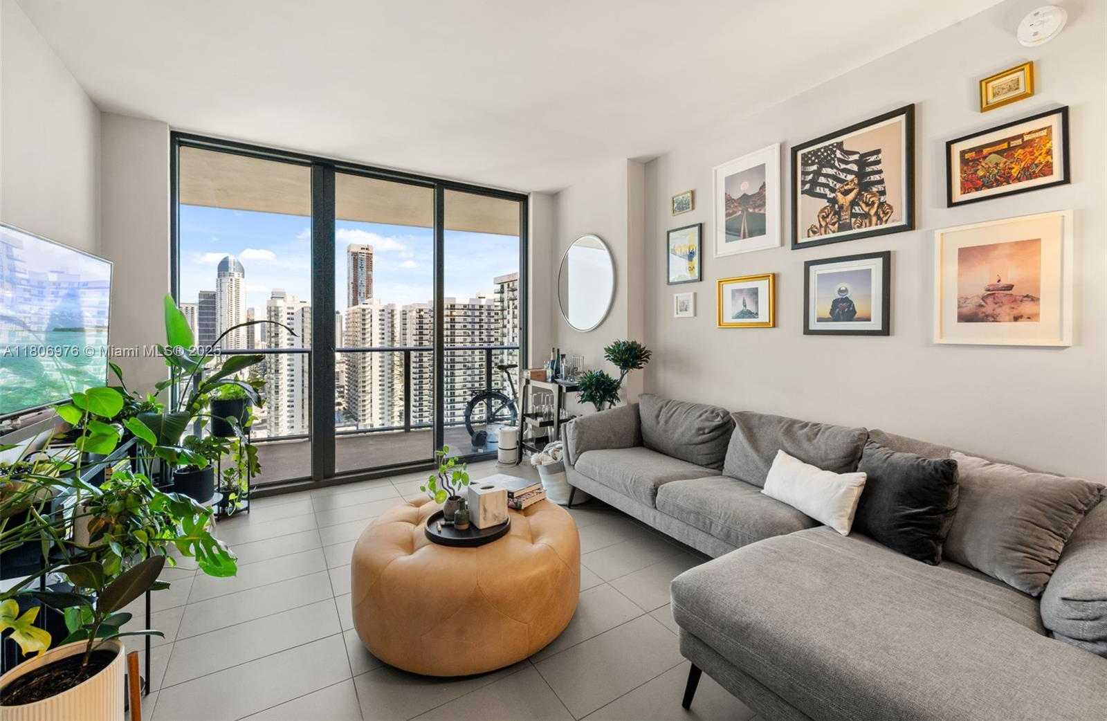 Small Image of 1600 NORTH EAST 1ST AVE #2907, Miami Number 3