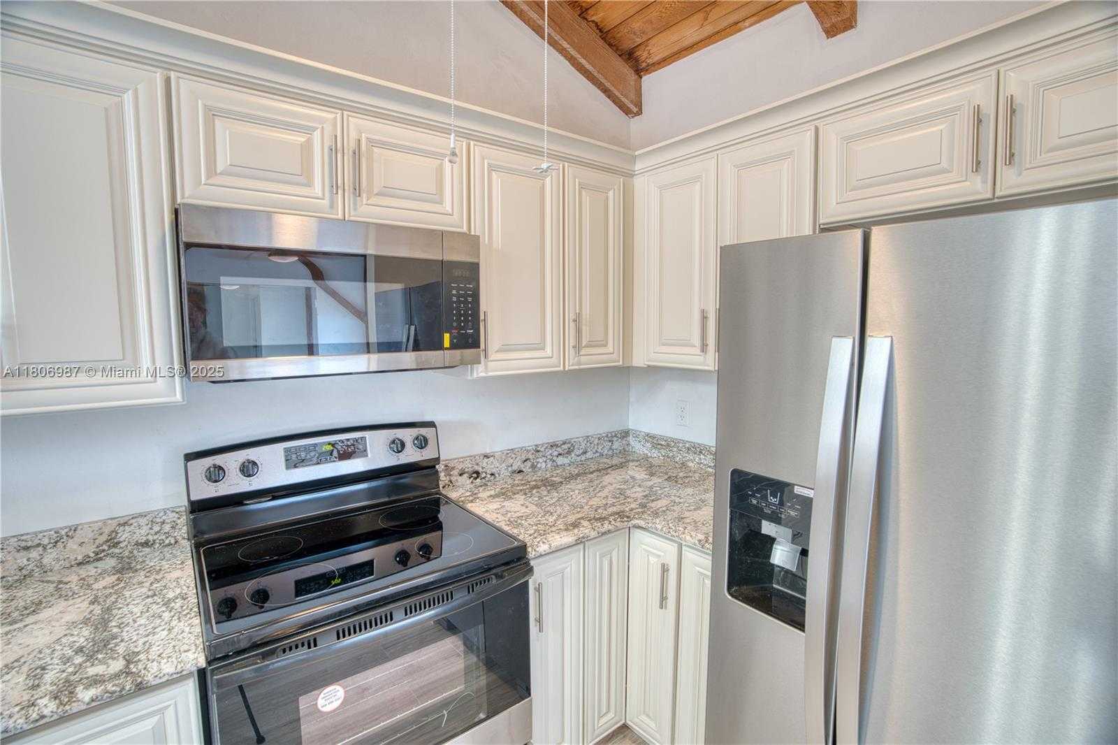 Small Image of 8015 SOUTH WEST 21ST CT, Davie Number 10