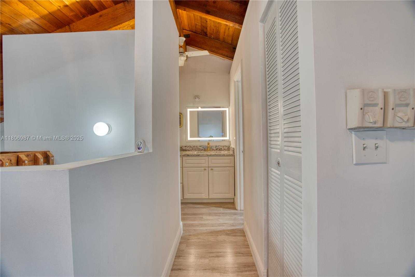 Small Image of 8015 SOUTH WEST 21ST CT, Davie Number 15