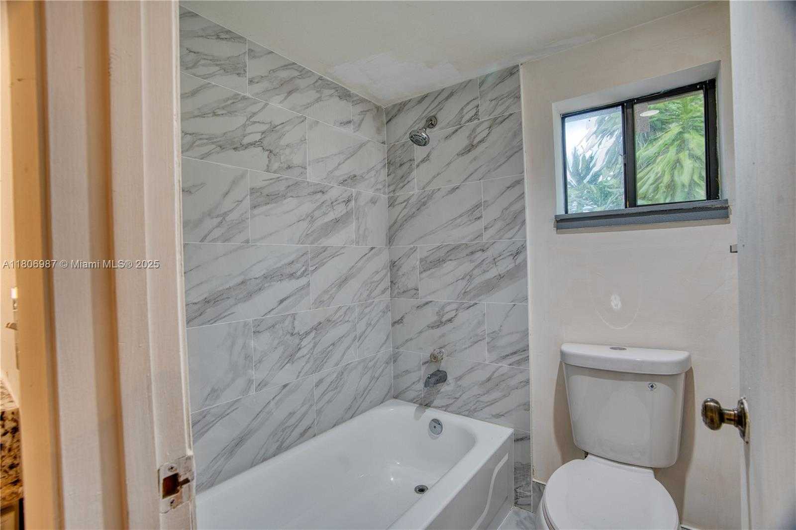 Small Image of 8015 SOUTH WEST 21ST CT, Davie Number 27