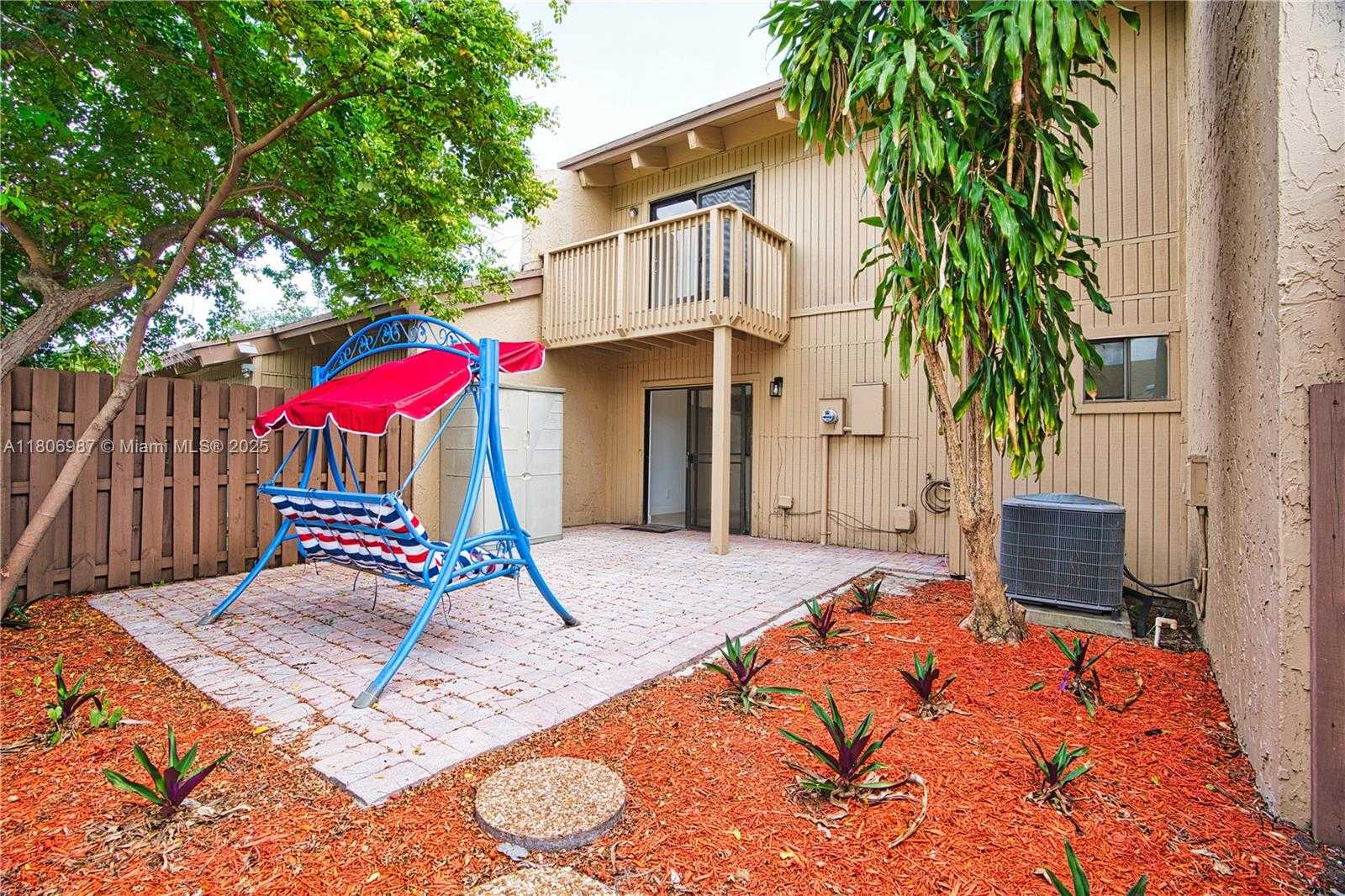 Small Image of 8015 SOUTH WEST 21ST CT, Davie Number 4