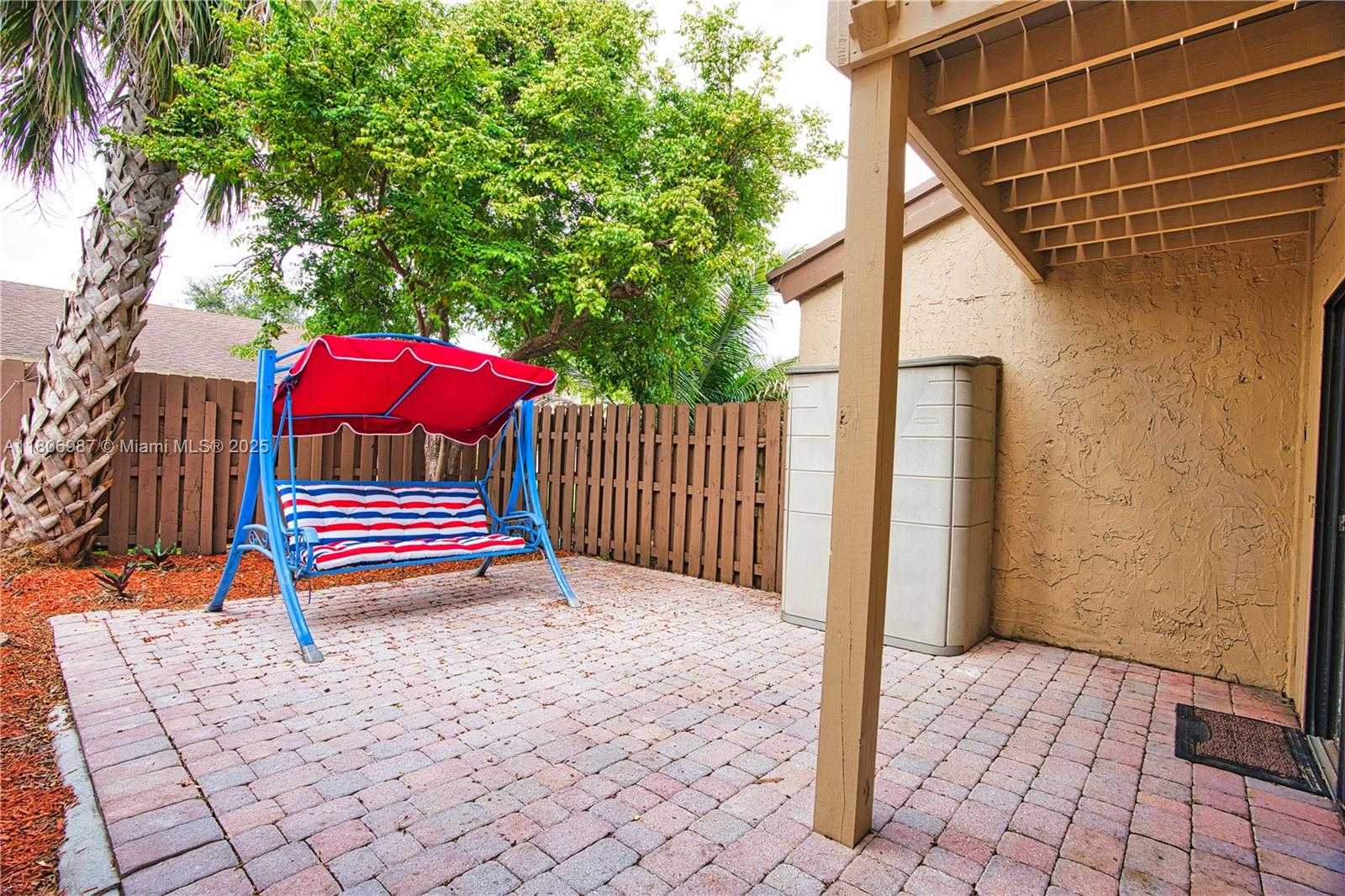 Small Image of 8015 SOUTH WEST 21ST CT, Davie Number 6
