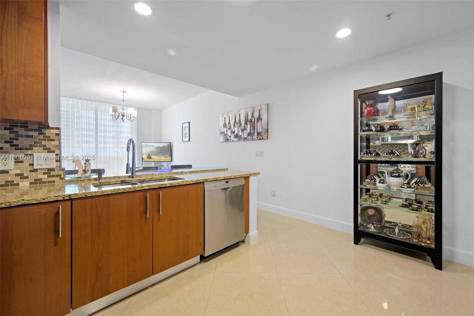 Small Image of 1945 SOUTH OCEAN DR #404, Hallandale Beach Number 11