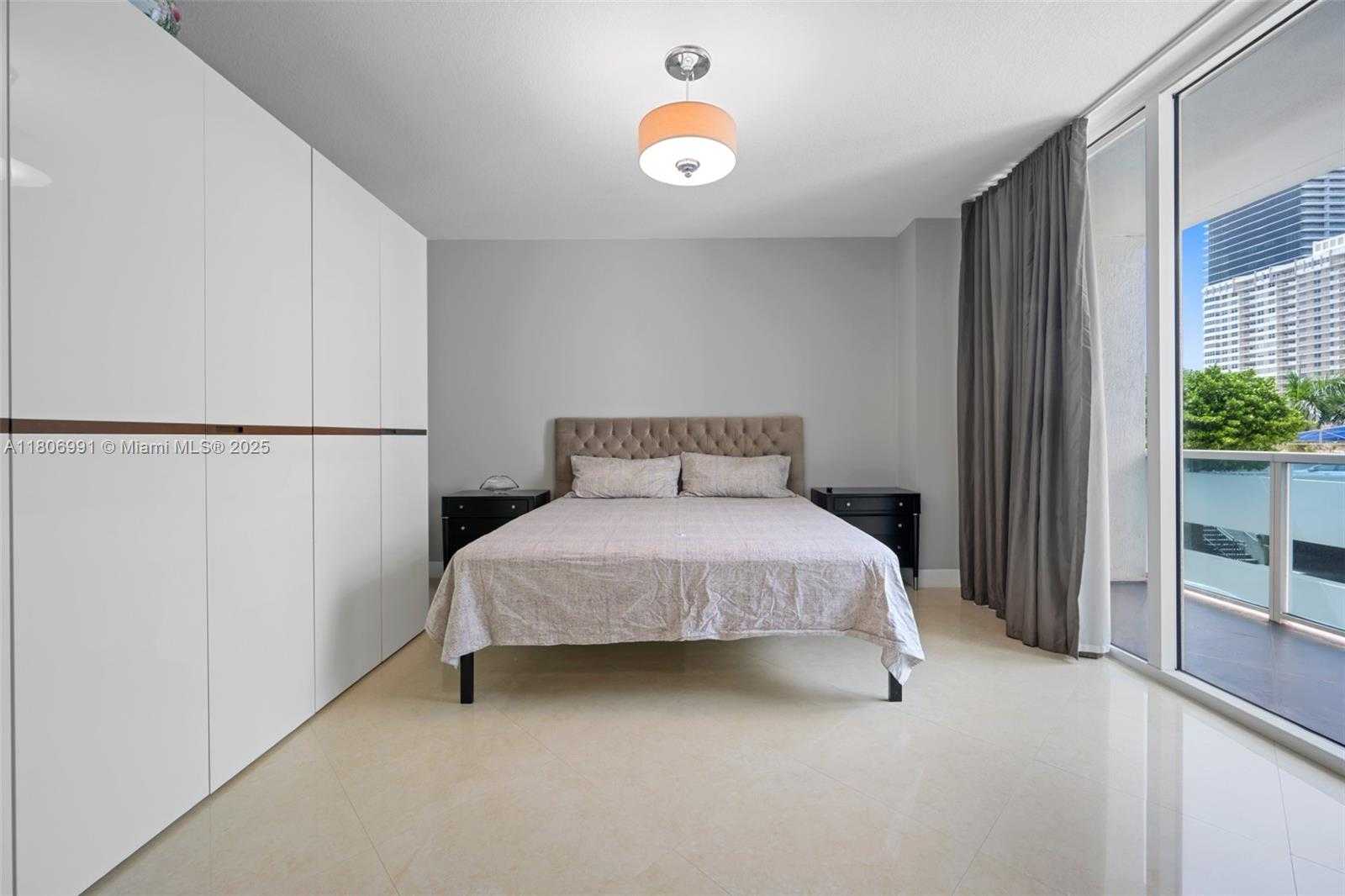 Small Image of 1945 SOUTH OCEAN DR #404, Hallandale Beach Number 13