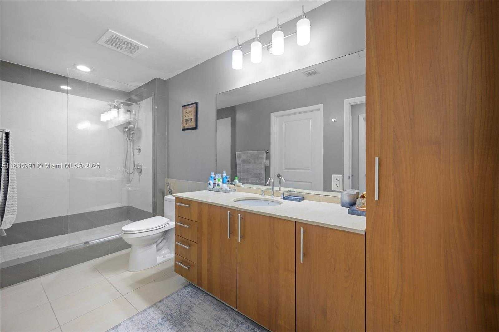 Small Image of 1945 SOUTH OCEAN DR #404, Hallandale Beach Number 17