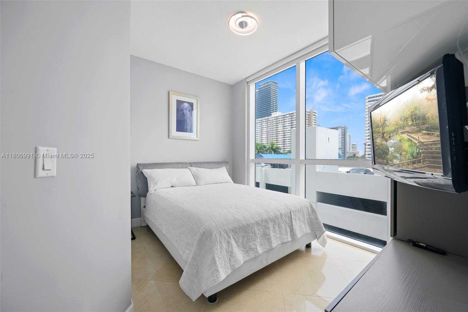 Small Image of 1945 SOUTH OCEAN DR #404, Hallandale Beach Number 18