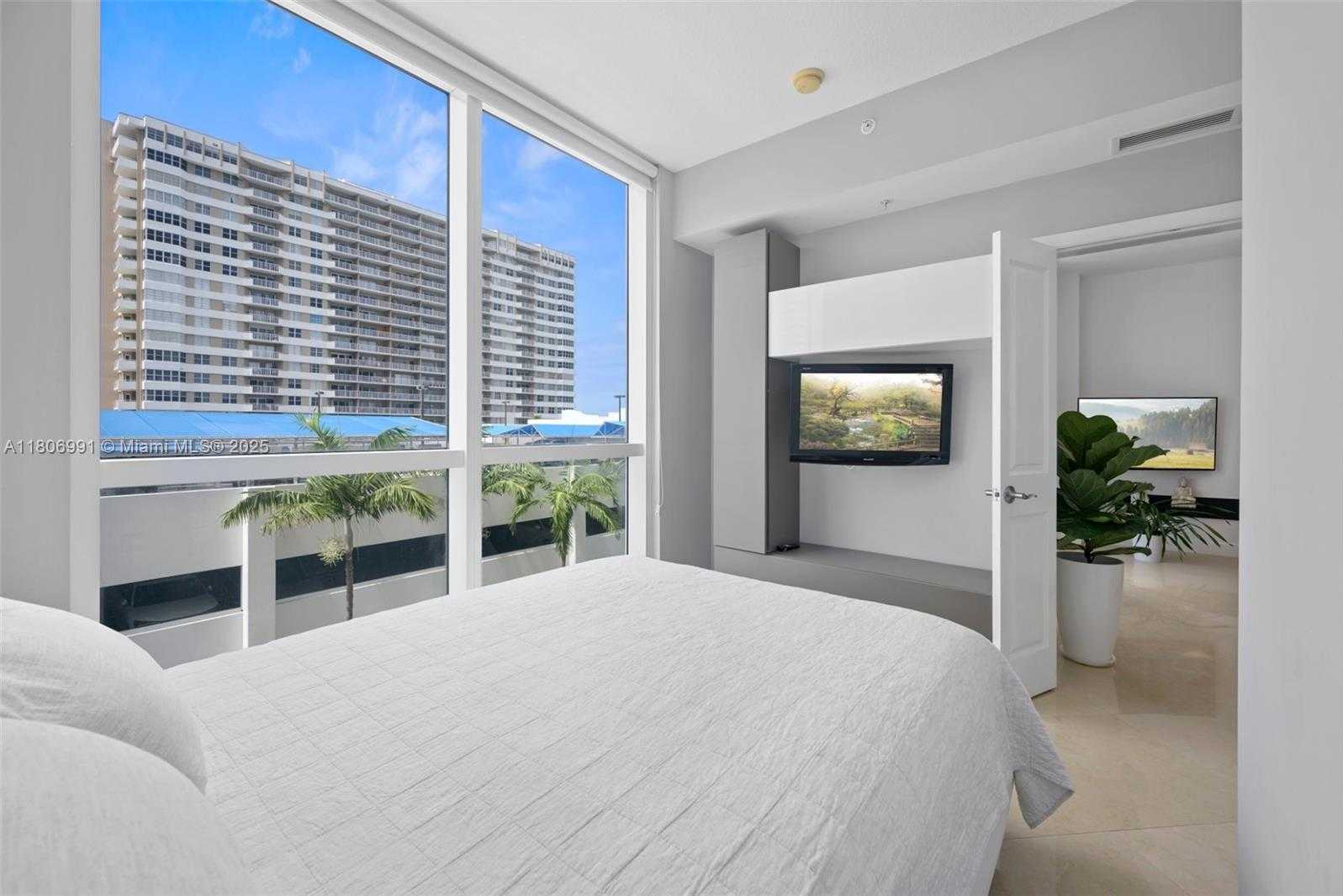 Small Image of 1945 SOUTH OCEAN DR #404, Hallandale Beach Number 19