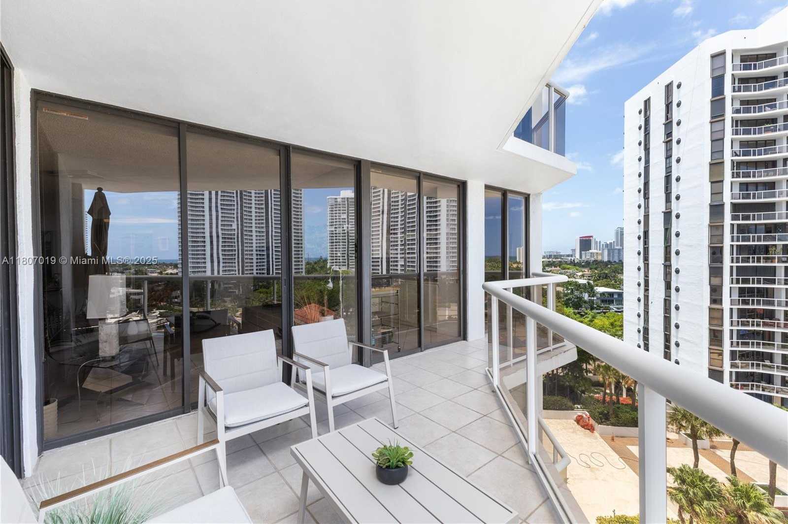 Small Image of 3610 YACHT CLUB DR #1005, Aventura Number 16