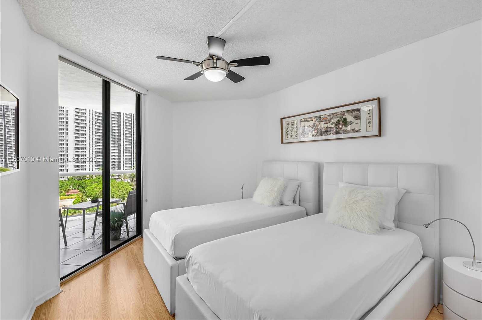 Small Image of 3610 YACHT CLUB DR #1005, Aventura Number 17