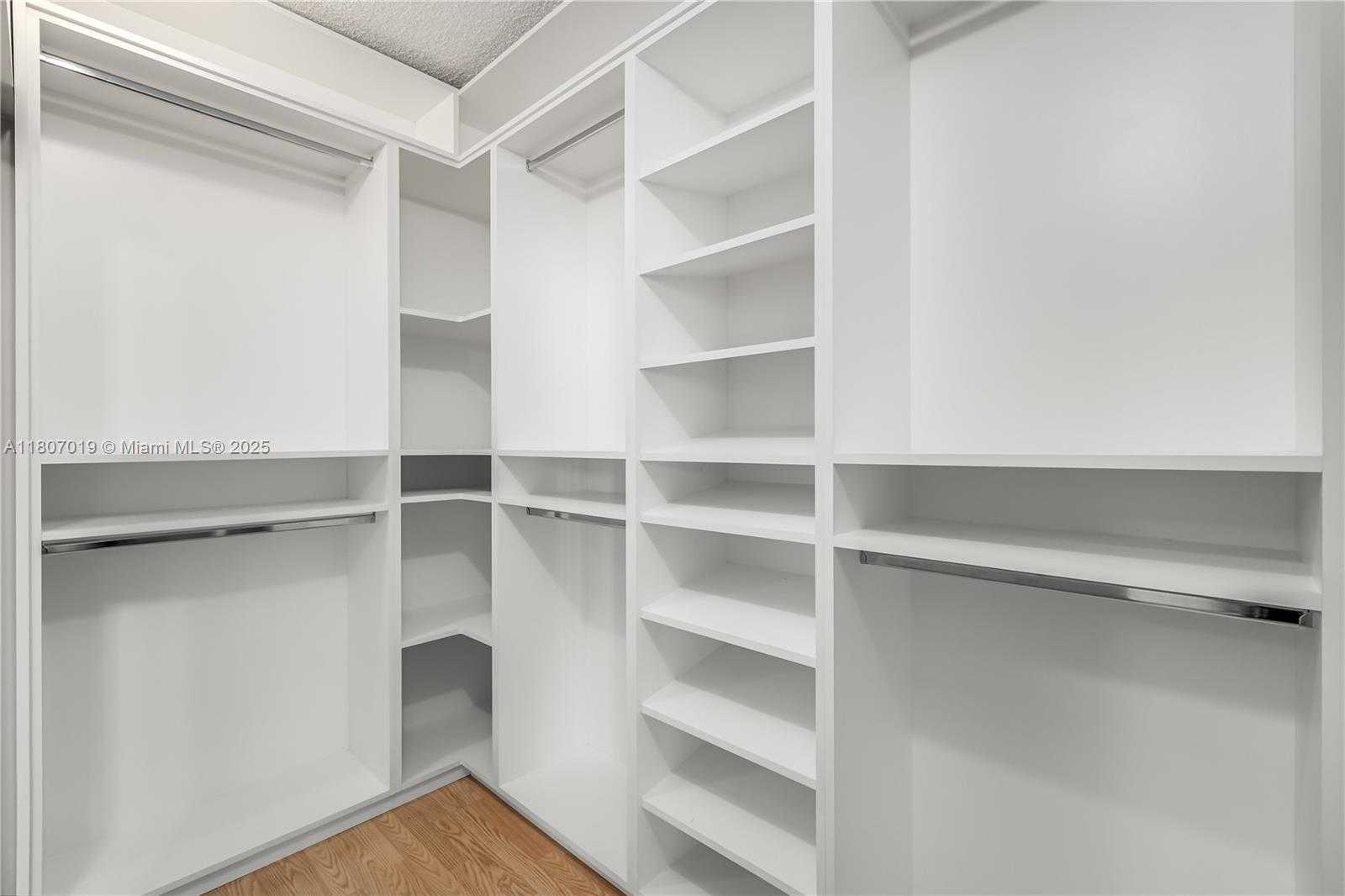 Small Image of 3610 YACHT CLUB DR #1005, Aventura Number 29