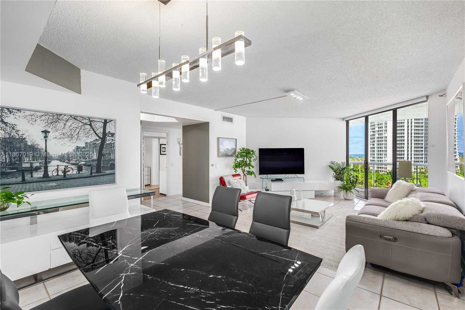 Small Image of 3610 YACHT CLUB DR #1005, Aventura Number 3