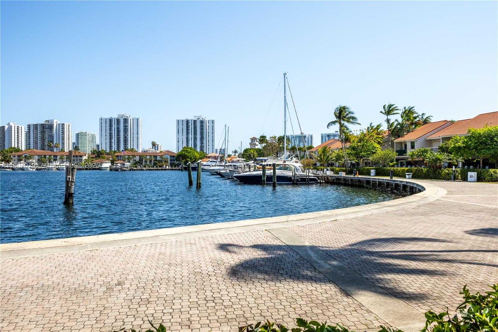 Small Image of 3610 YACHT CLUB DR #1005, Aventura Number 42