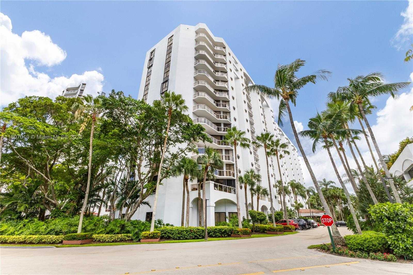Small Image of 3610 YACHT CLUB DR #1005, Aventura Number 44