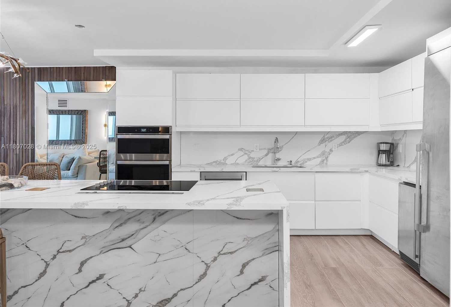 Small Image of 2301 COLLINS AVE #1019, Miami Beach Number 12