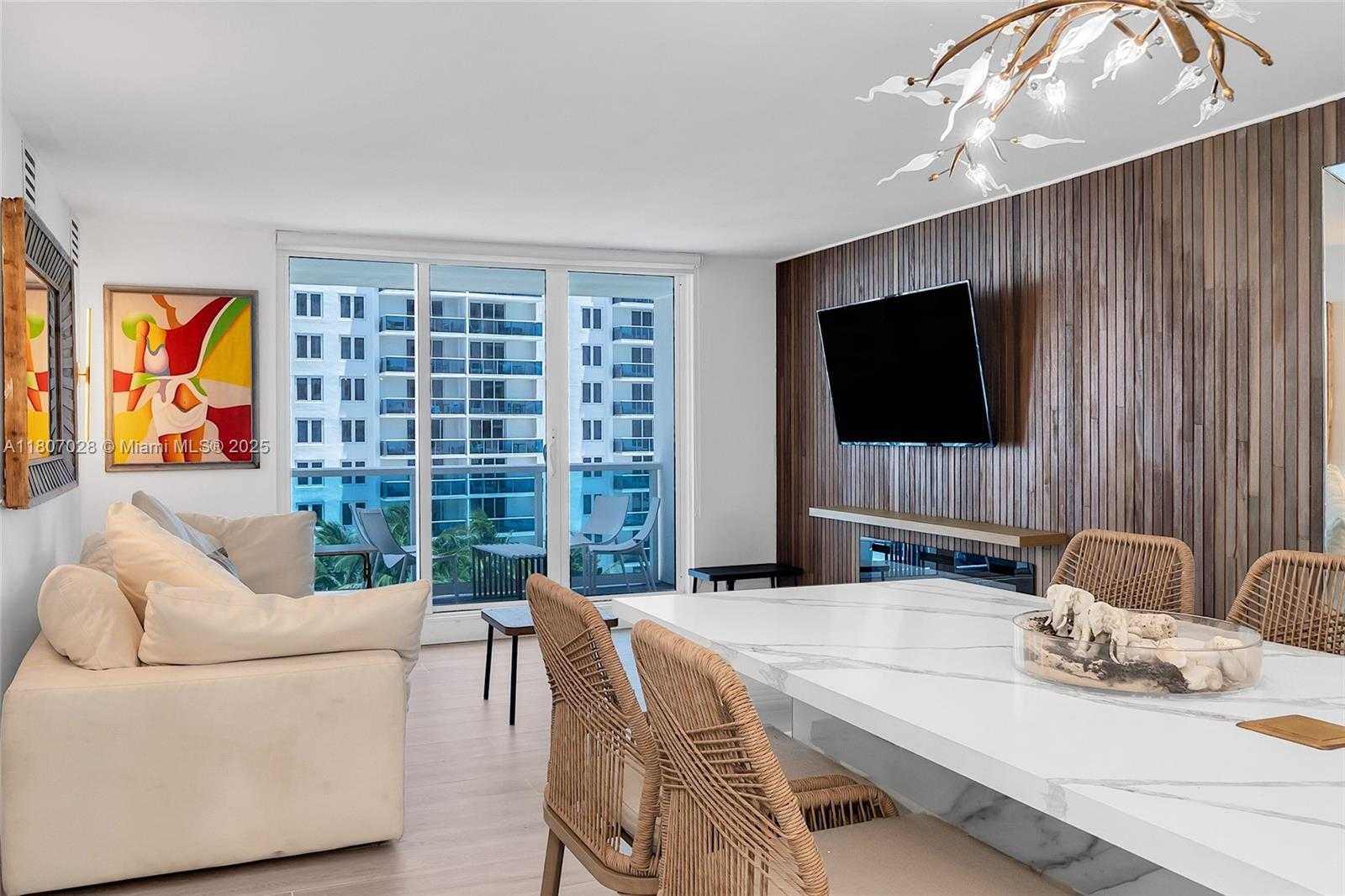 Small Image of 2301 COLLINS AVE #1019, Miami Beach Number 14