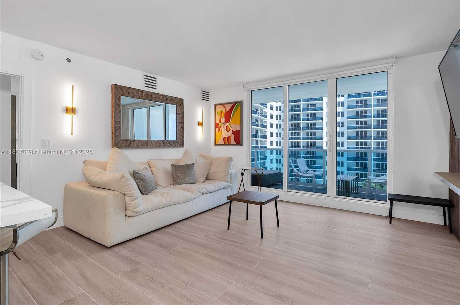 Small Image of 2301 COLLINS AVE #1019, Miami Beach Number 16