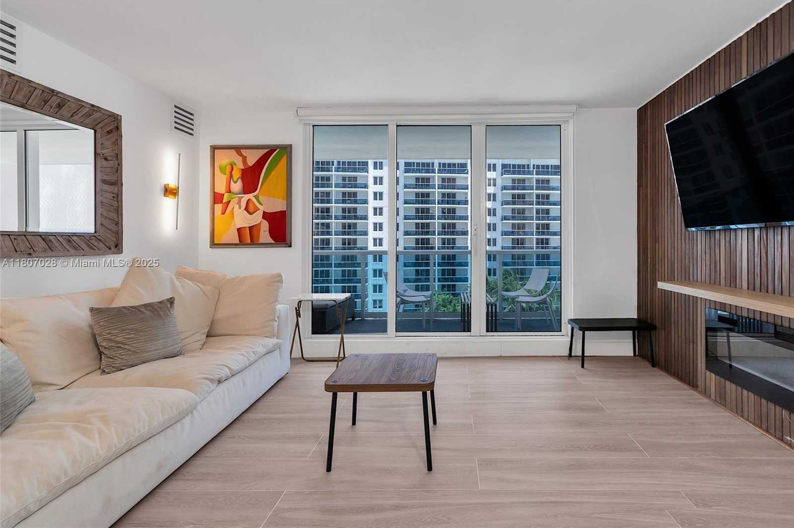 Small Image of 2301 COLLINS AVE #1019, Miami Beach Number 17