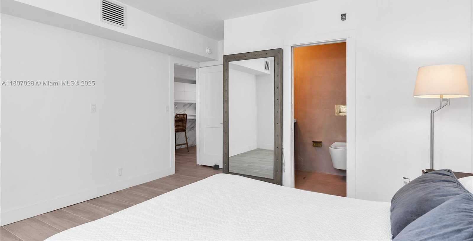 Small Image of 2301 COLLINS AVE #1019, Miami Beach Number 26