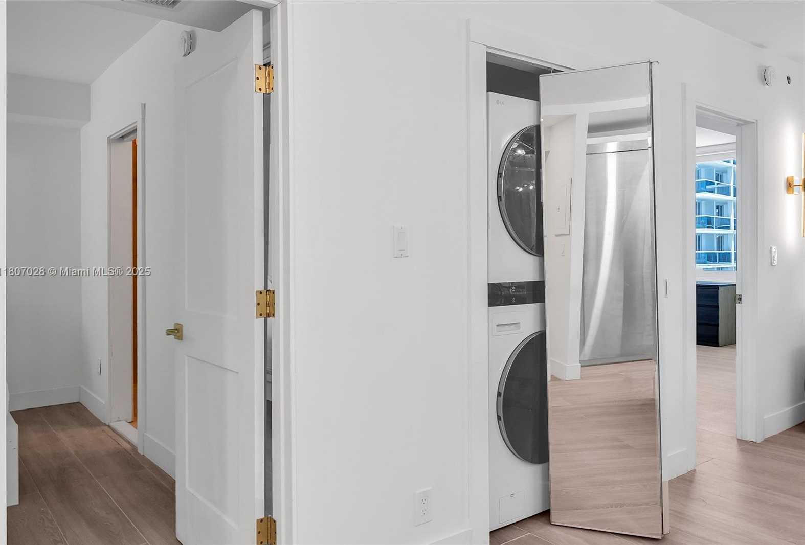 Small Image of 2301 COLLINS AVE #1019, Miami Beach Number 35