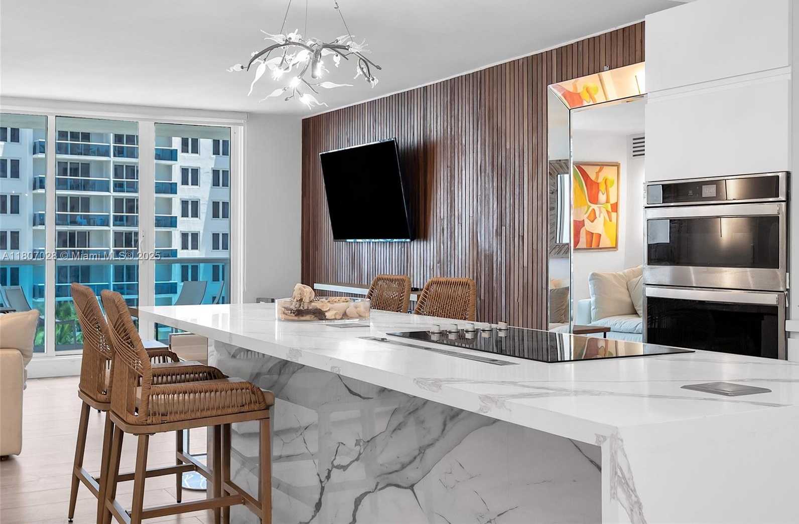 Small Image of 2301 COLLINS AVE #1019, Miami Beach Number 4