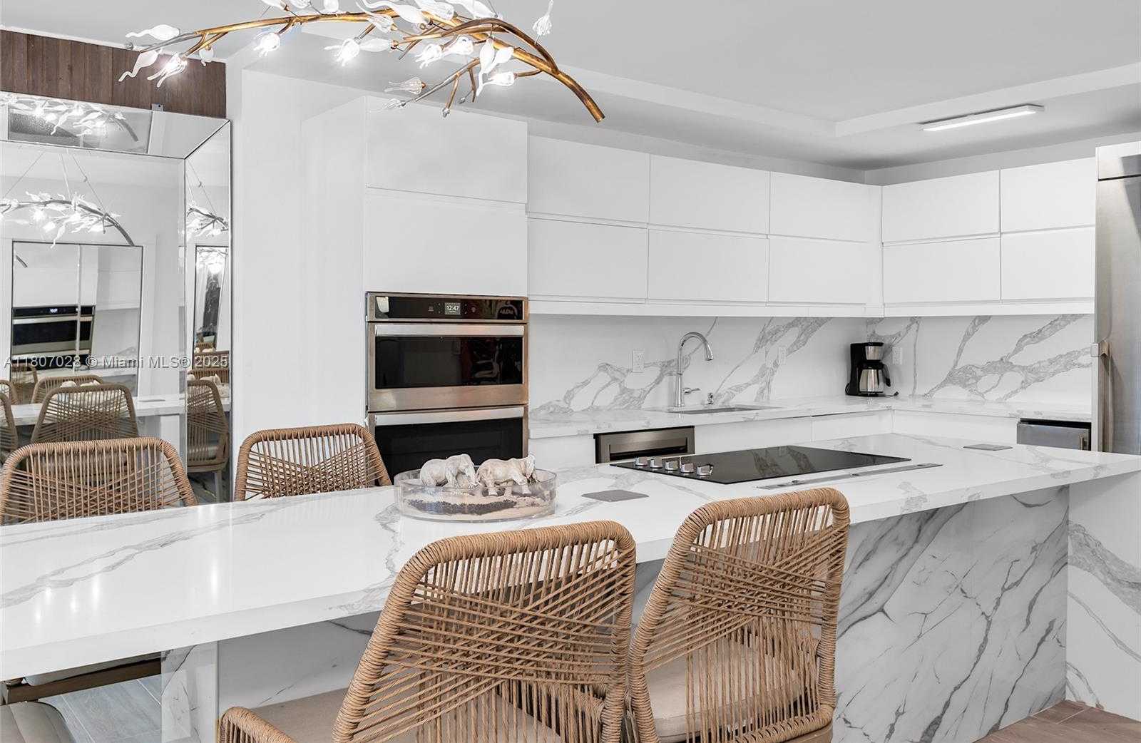 Small Image of 2301 COLLINS AVE #1019, Miami Beach Number 5