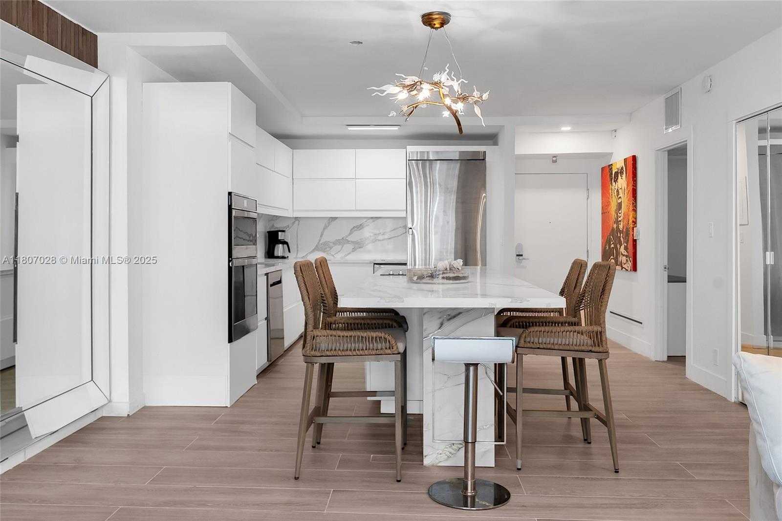 Small Image of 2301 COLLINS AVE #1019, Miami Beach Number 8