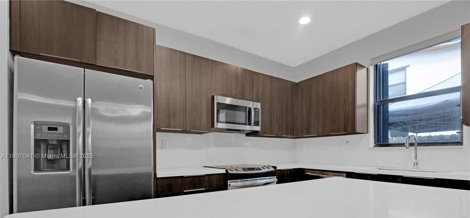 Small Image of 7823 NORTH WEST 105TH AVE, Doral Number 3