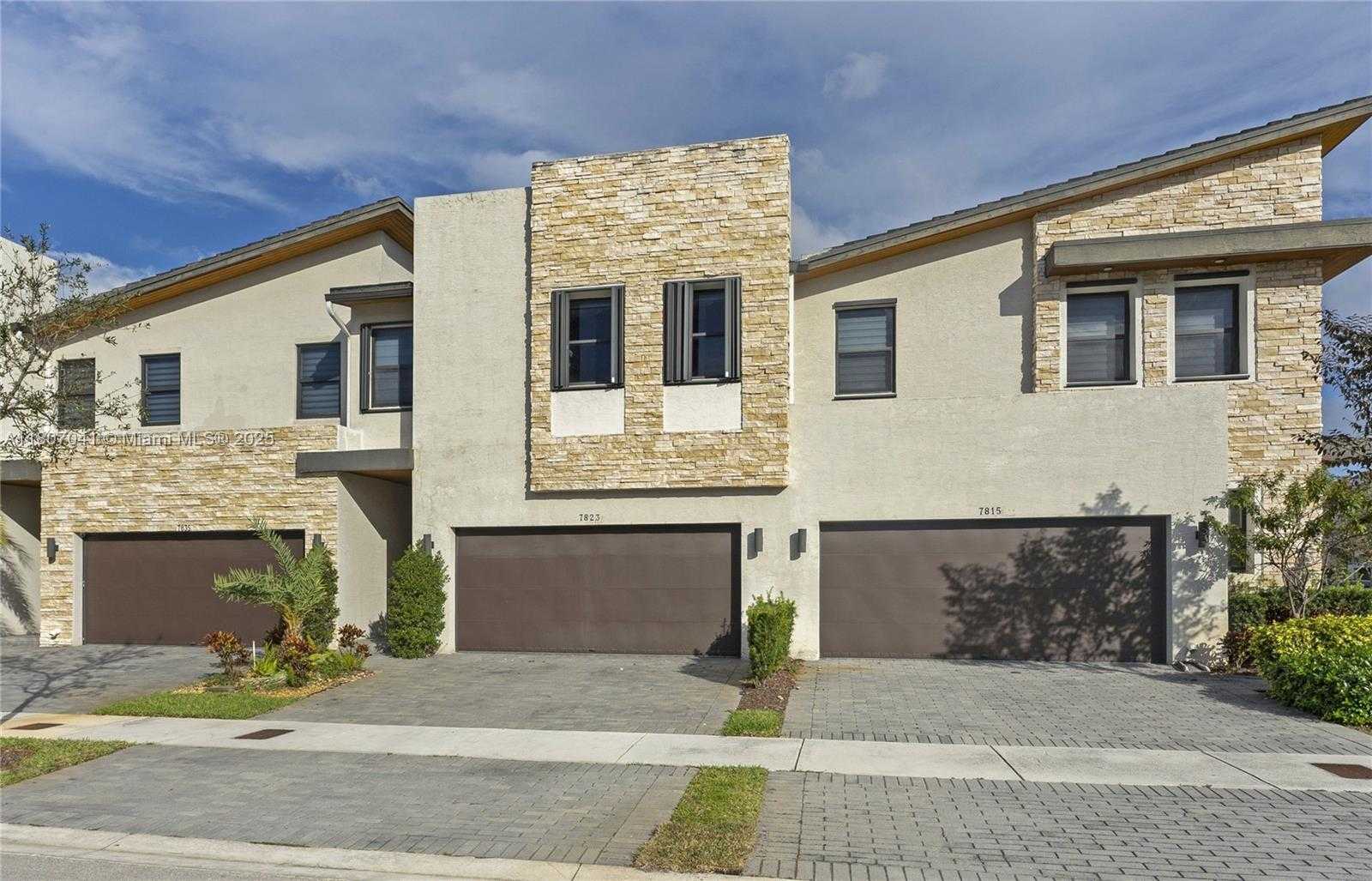 Small Image of 7823 NORTH WEST 105TH AVE, Doral Number 4