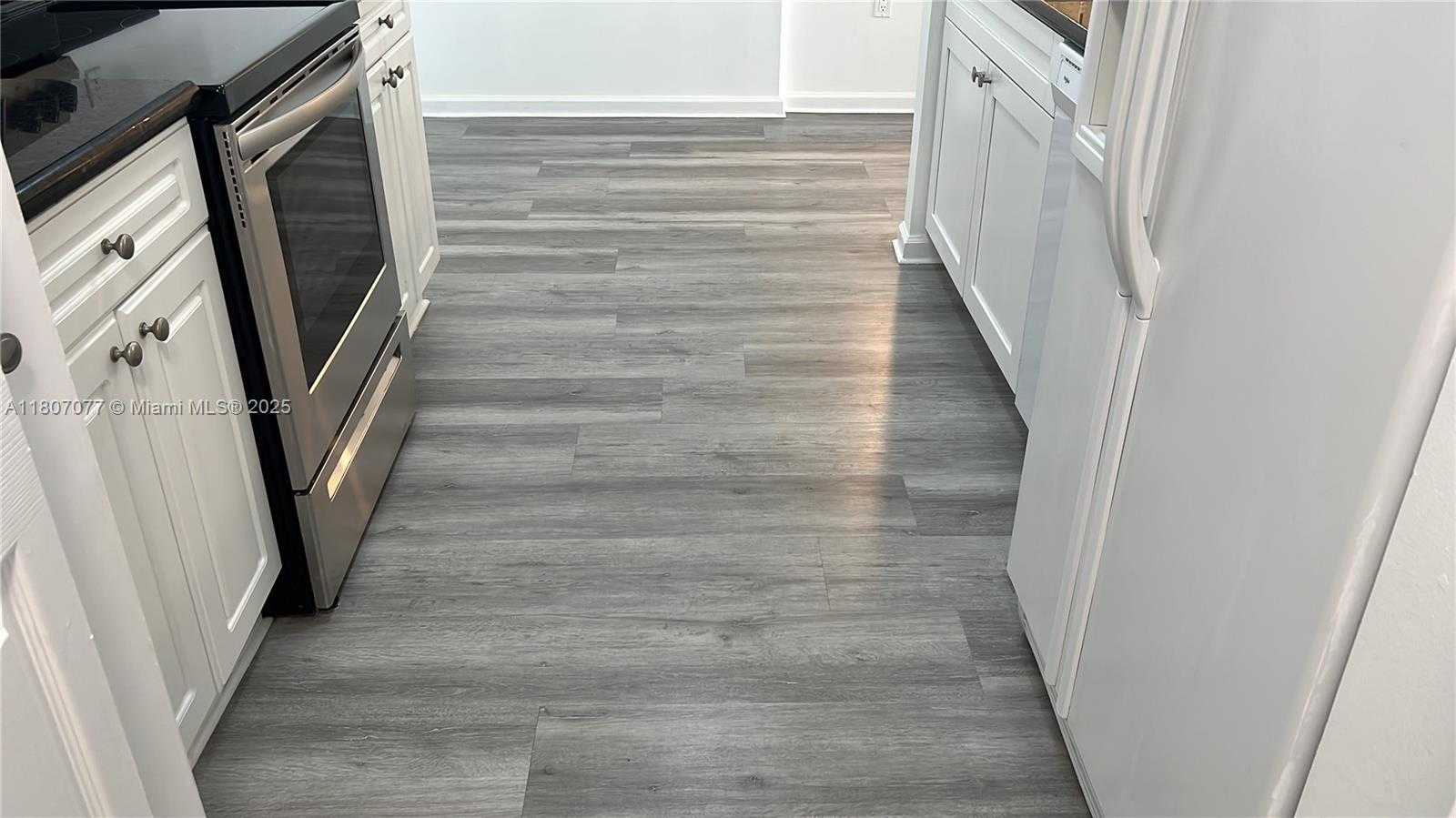 Small Image of 17150 NORTH BAY RD #2814, Sunny Isles Beach Number 11