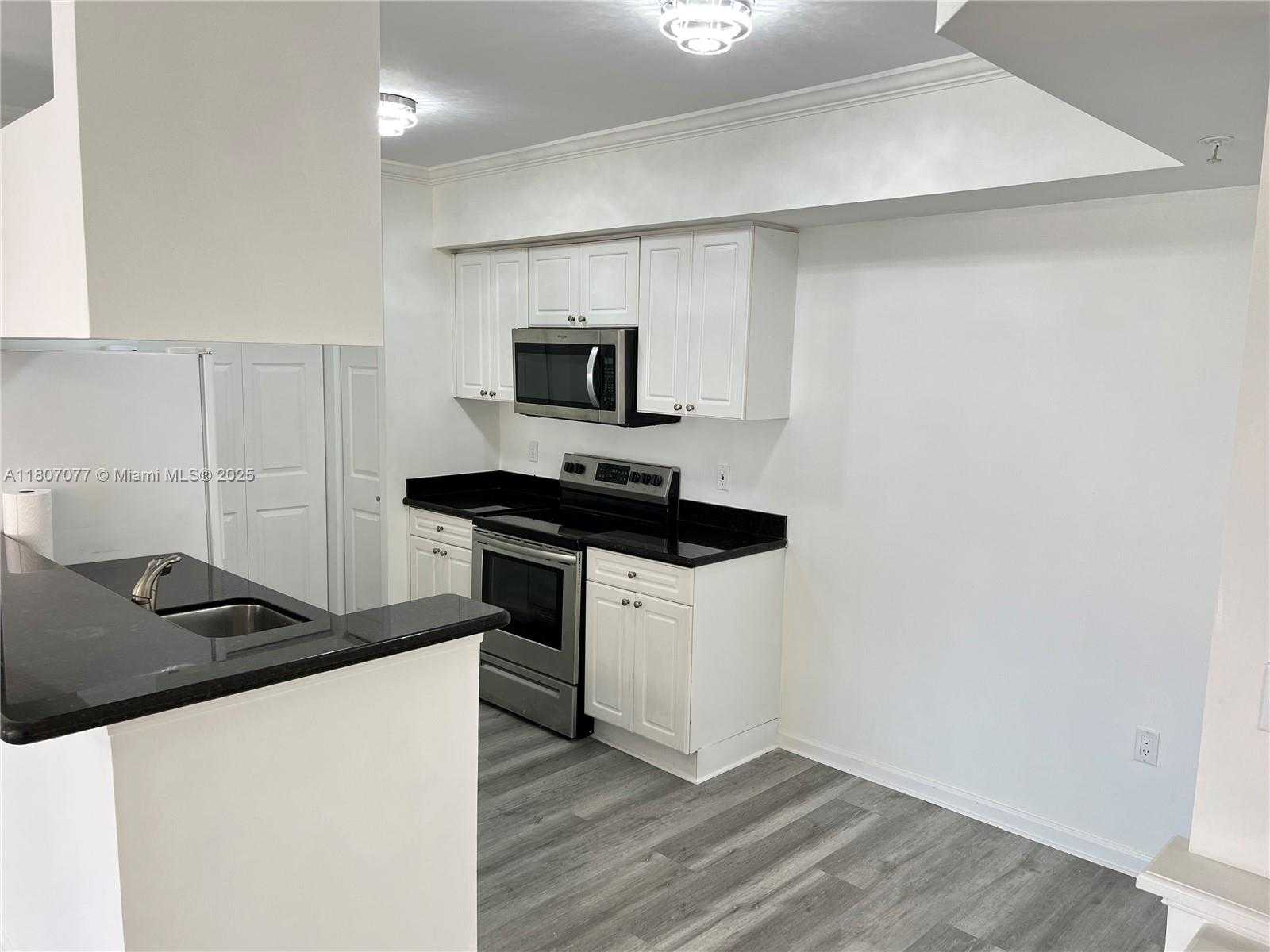 Small Image of 17150 NORTH BAY RD #2814, Sunny Isles Beach Number 12