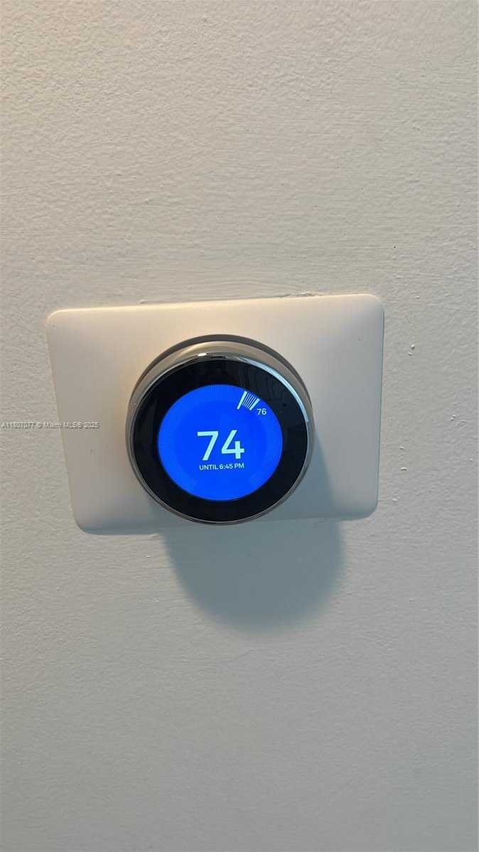 Small Image of 17150 NORTH BAY RD #2814, Sunny Isles Beach Number 13