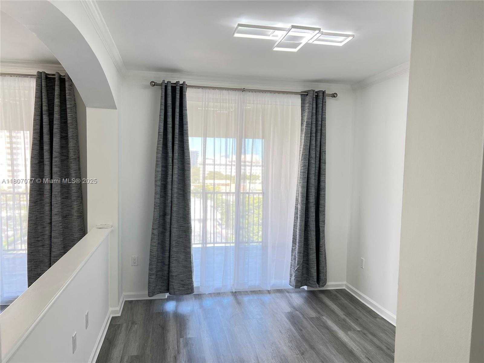 Small Image of 17150 NORTH BAY RD #2814, Sunny Isles Beach Number 14