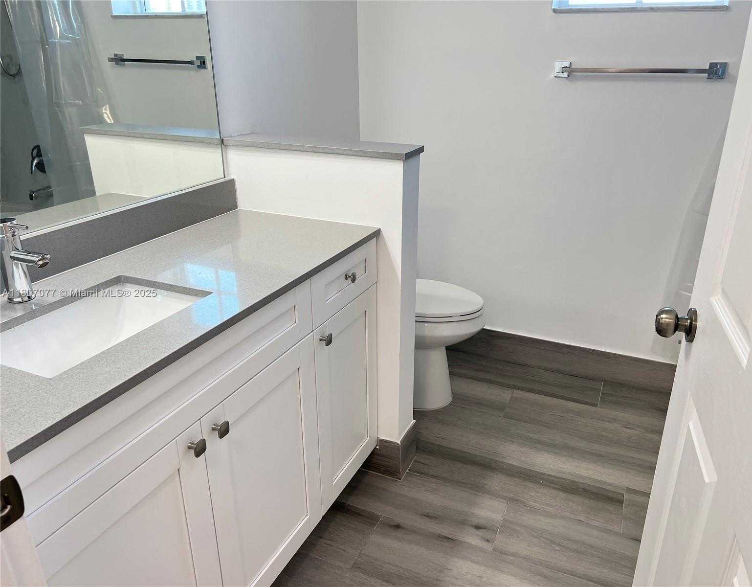 Small Image of 17150 NORTH BAY RD #2814, Sunny Isles Beach Number 21