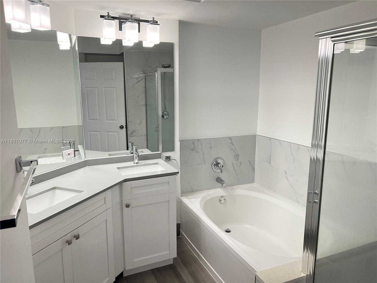 Small Image of 17150 NORTH BAY RD #2814, Sunny Isles Beach Number 23