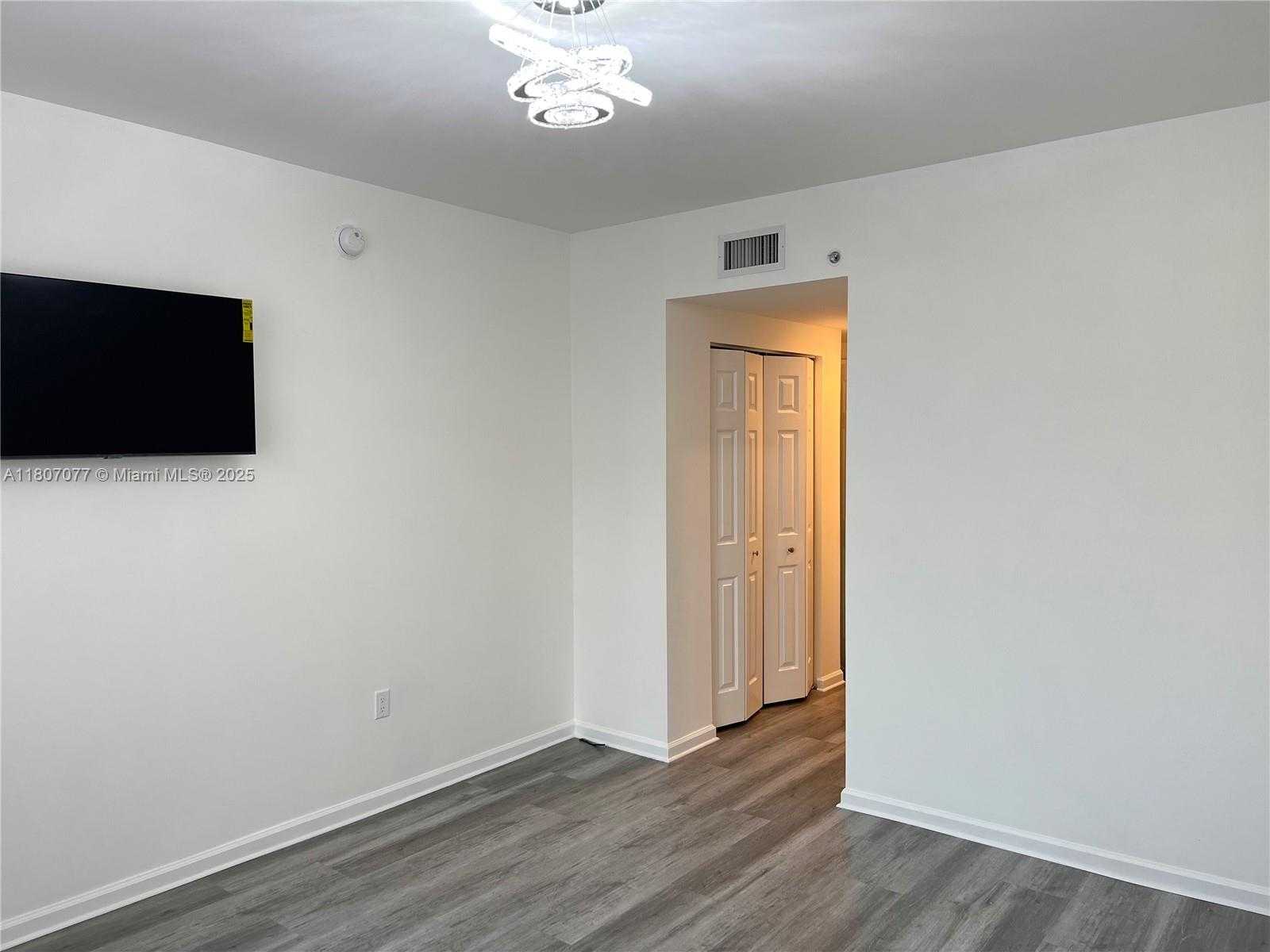 Small Image of 17150 NORTH BAY RD #2814, Sunny Isles Beach Number 24