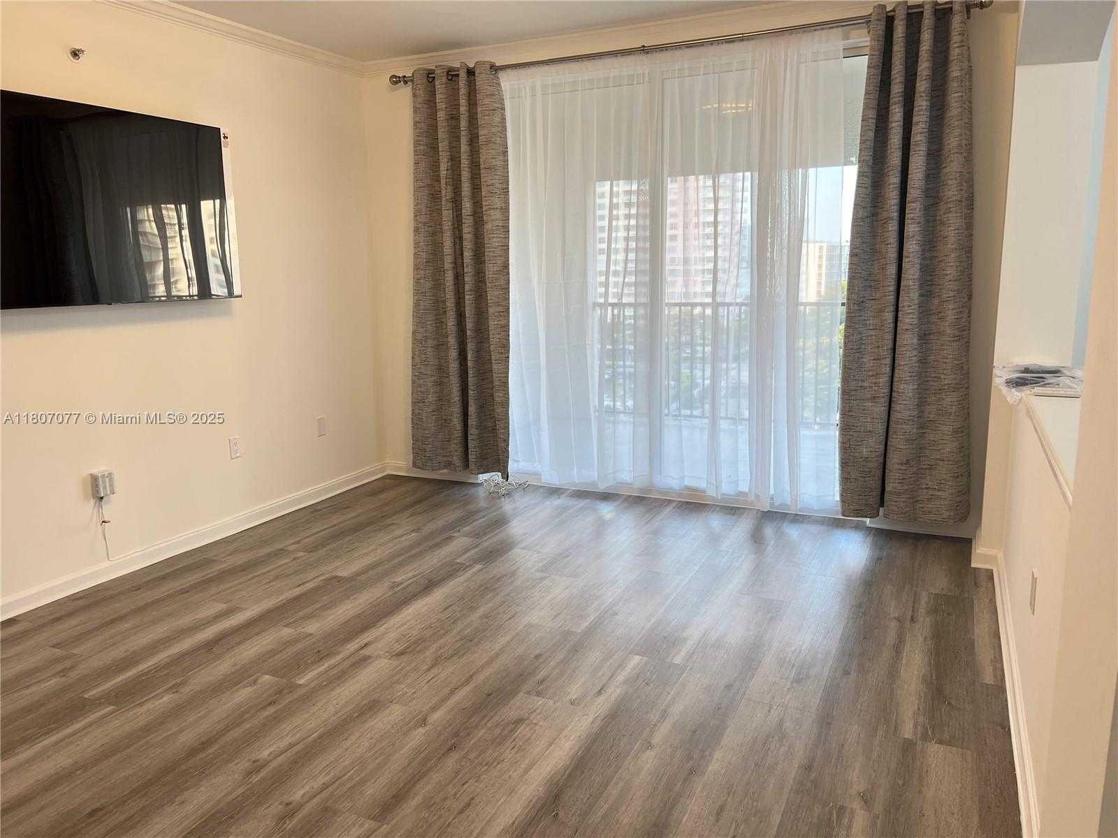 Small Image of 17150 NORTH BAY RD #2814, Sunny Isles Beach Number 3