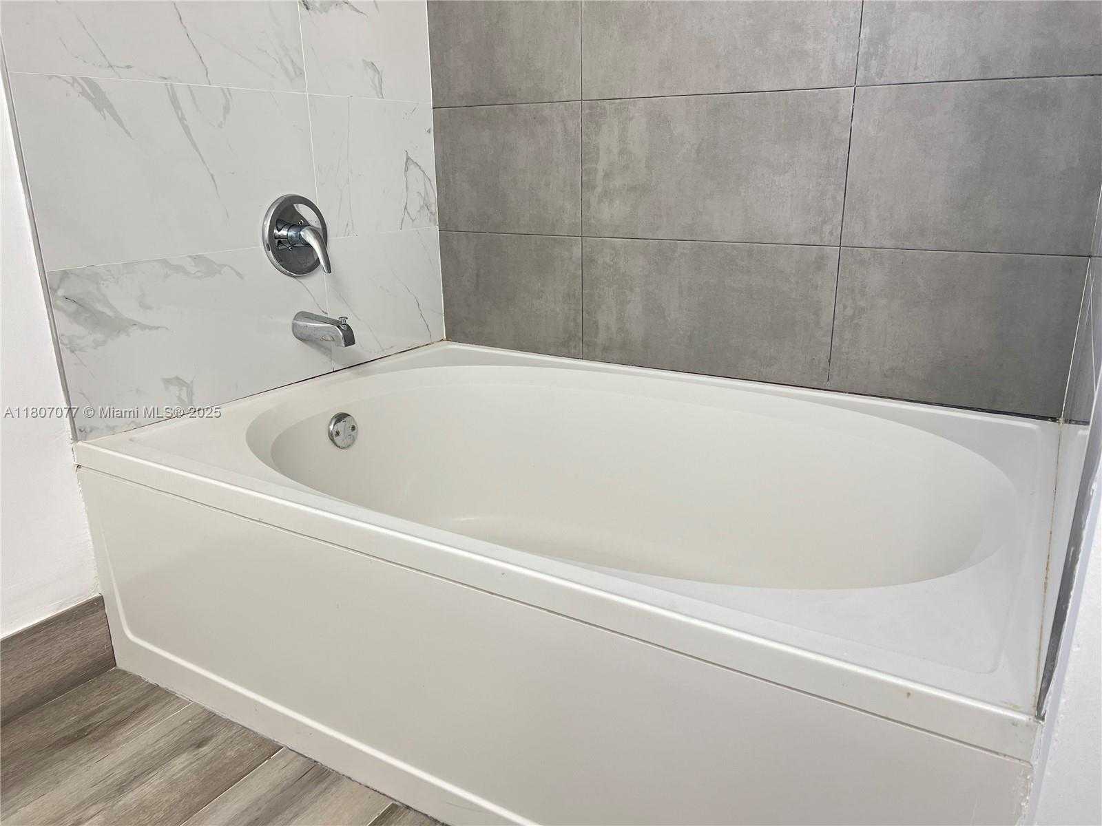 Small Image of 17150 NORTH BAY RD #2814, Sunny Isles Beach Number 34